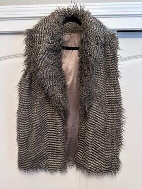 Veond Faux Fur Vest